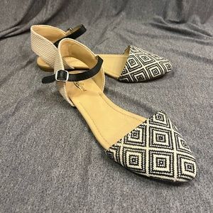 Super cute black and white Lucky Brand Sandals, size 8.5